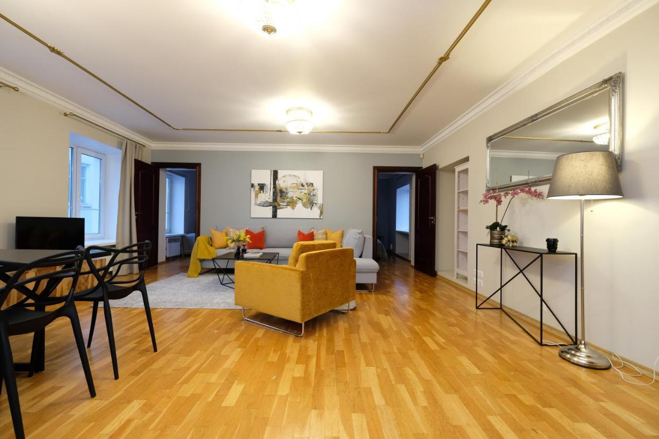Tallinn City Apartments - 2 Bedroom On Old Town Main Street Viru Zewnętrze zdjęcie